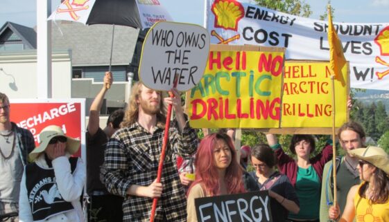Protest_against_Arctic_drilling_in_Bellingham,_Washington