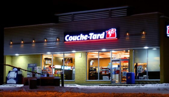 alimentation_couche-tard_at_night_in_montreal_qc