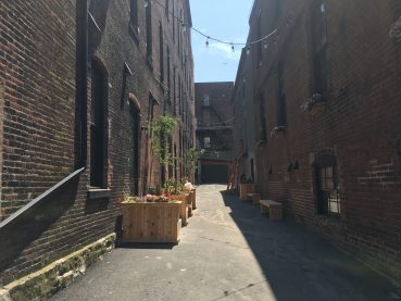 The alley way of of Grannan Lane where Rogue Coffee is located.